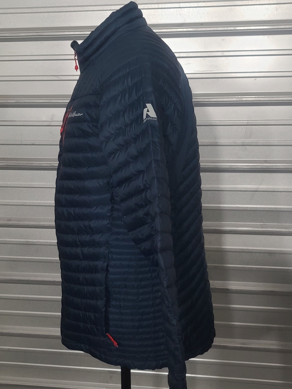 Eddie Bauer First Acent jacket with Red Zipper Accents - Picture 3 of 11